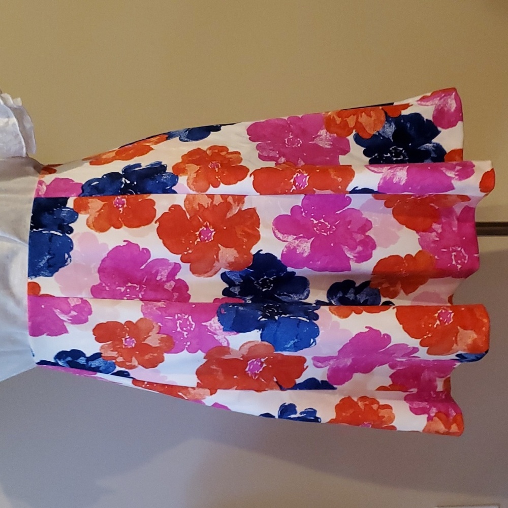 New York Clothing Co. Size XL Flowers on a white background.
